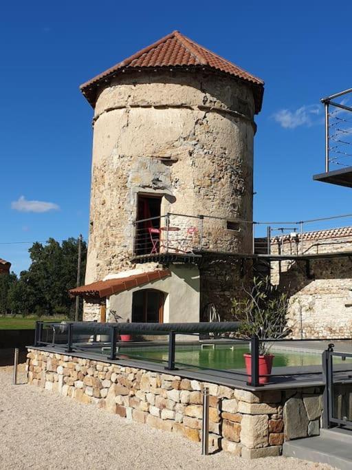Tour De Charme Atypique Hotel Beauregard-l'Eveque Exterior foto